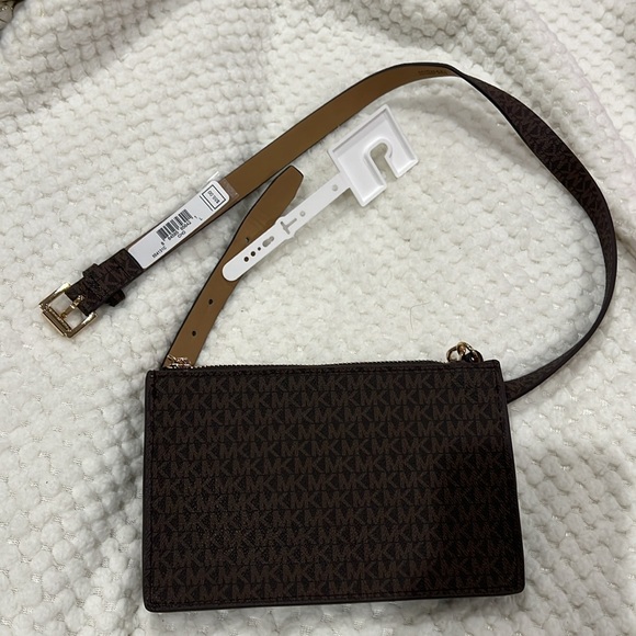 Michael Kors logo belt bag with gold chain - Picture 3 of 5